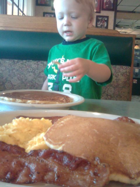 moms2-breakfast2 moms2-breakfast2