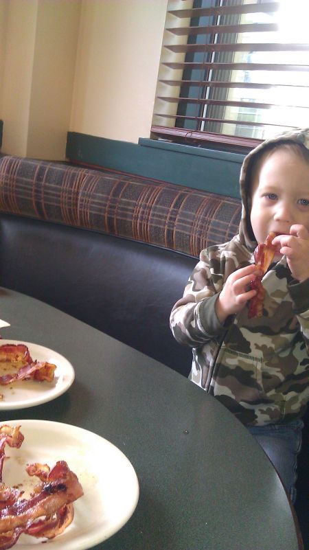 j-breakfast-marek-bacon