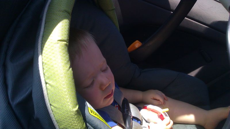 cousins-22-ivo-sleeping